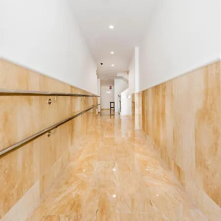 Toboso Plaza Apartahotel 5*